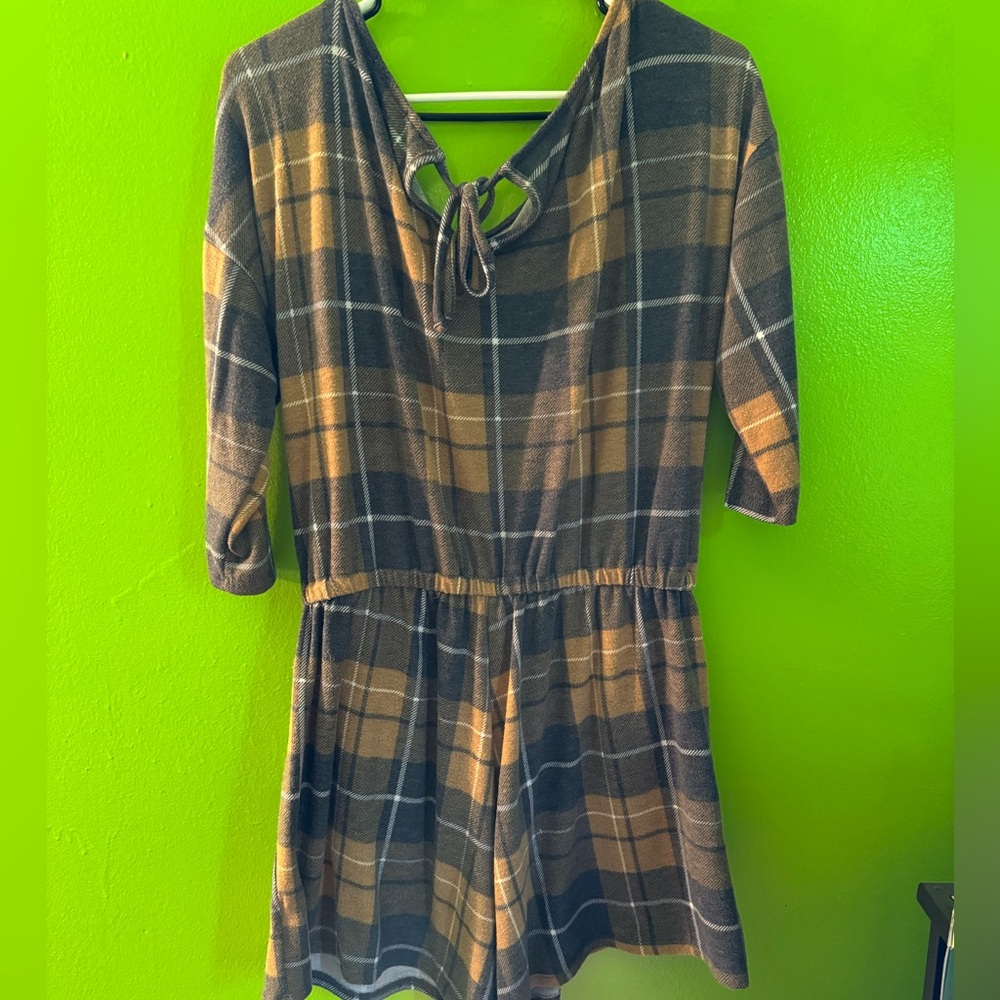 Super cute romper size XL